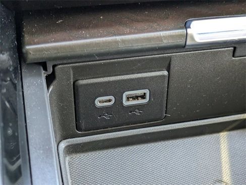 Used 2021 GMC Yukon XL Denali w/ Denali Premium Package image 26