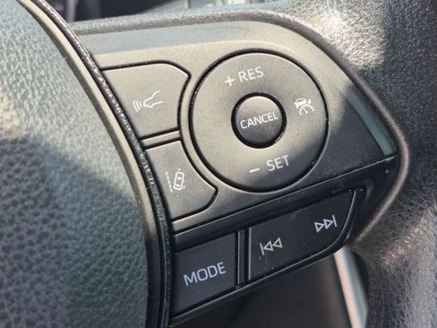 Used 2019 Toyota RAV4 XLE FWD image 14