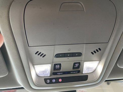 Used 2022 GMC Acadia AT4 w/ Technology Package image 20