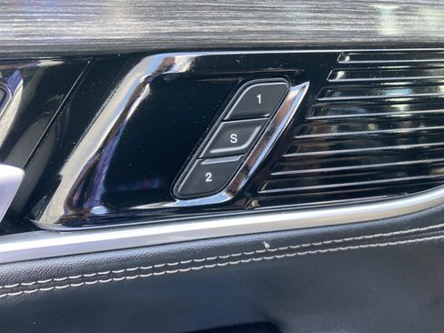 Used 2024 Jeep Wagoneer L Series II w/ Flexible Seating Group AWD/4WD image 17