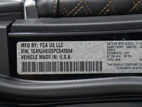 Used 2023 Jeep Grand Cherokee Summit AWD/4WD image 74