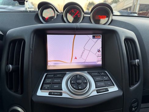 Used 2017 Nissan 370Z Touring image 13