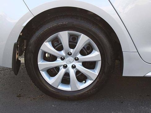 Used 2024 Toyota Corolla LE FWD image 8