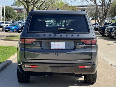 Used 2023 Jeep Wagoneer Series II image 5