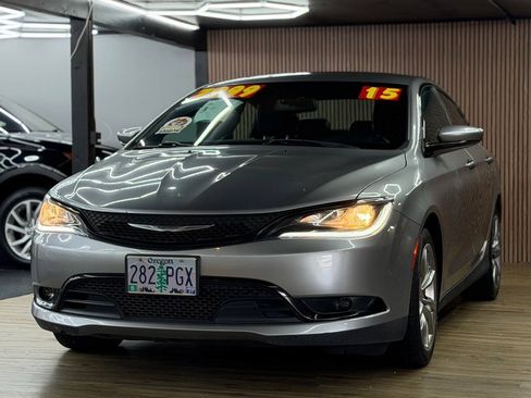 Used 2015 Chrysler 200 S FWD image 1