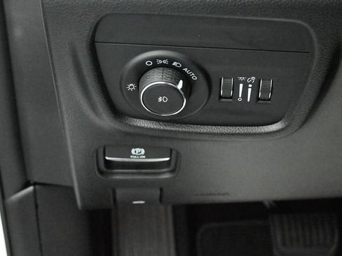 Used 2025 Jeep Grand Cherokee L Limited w/ Luxury Tech Group II AWD/4WD image 11
