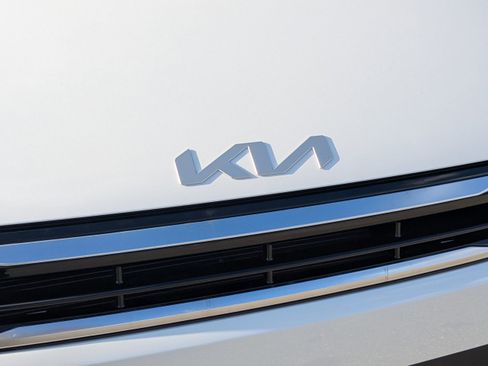 New 2025 Kia K4 GT-Line Turbo FWD image 11