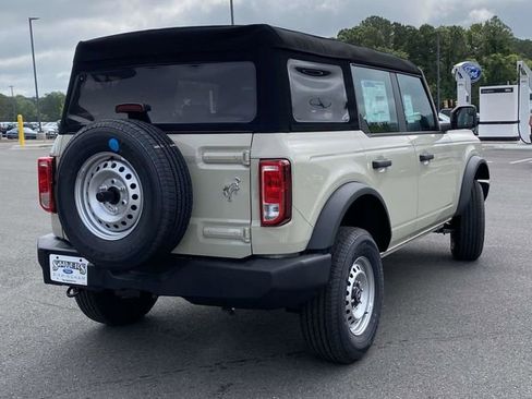 New 2025 Ford Bronco 4-Door AWD/4WD image 16