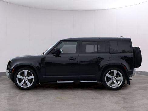 Used 2024 Land Rover Defender 110 SE AWD/4WD image 4