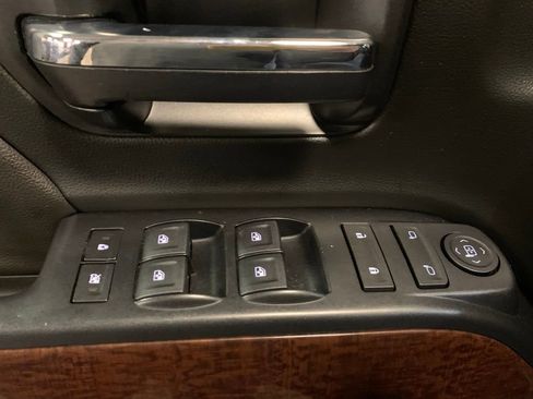 Used 2018 GMC Sierra 1500 SLE w/ SLE Value Package image 11