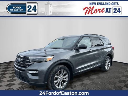 Certified 2022 Ford Explorer XLT w/ Equipment Group 202A image 1