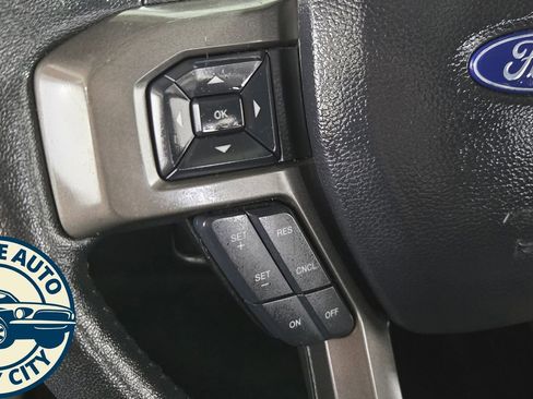 Used 2020 Ford Expedition XLT w/ Equipment Group 202A AWD/4WD image 11