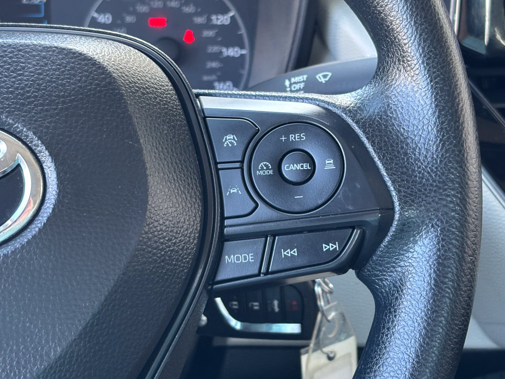 Used 2025 Toyota Corolla LE FWD image 25
