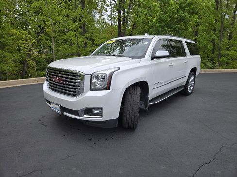 Used 2018 GMC Yukon XL SLT w/ Premium Edition AWD/4WD image 4