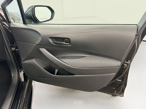 Used 2023 Toyota Corolla LE FWD image 33