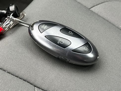 Used 2025 Hyundai Elantra SEL image 24