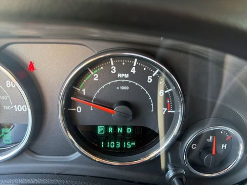 Used 2016 Jeep Wrangler Unlimited Rubicon w/ Connectivity Group image 44