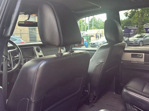 Used 2015 Ford Expedition XLT w/ Equipment Group 202A RWD image 18