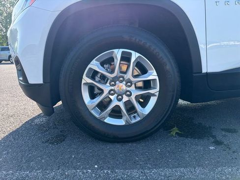 Used 2021 Chevrolet Traverse LS FWD image 27