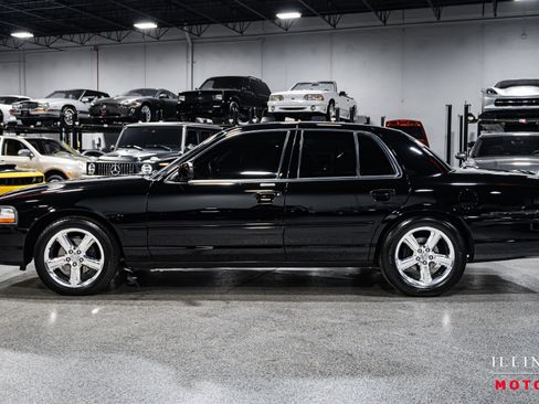 Used 2003 Mercury Marauder image 2