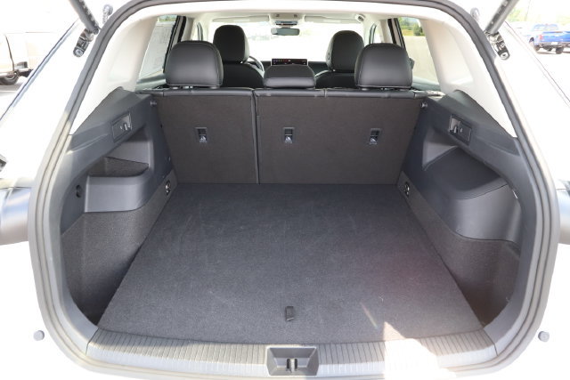Used 2026 Volkswagen Tiguan SE AWD/4WD image 6