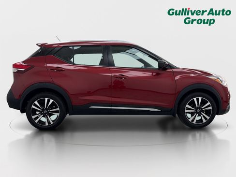 Used 2018 Nissan Kicks SR FWD image 10