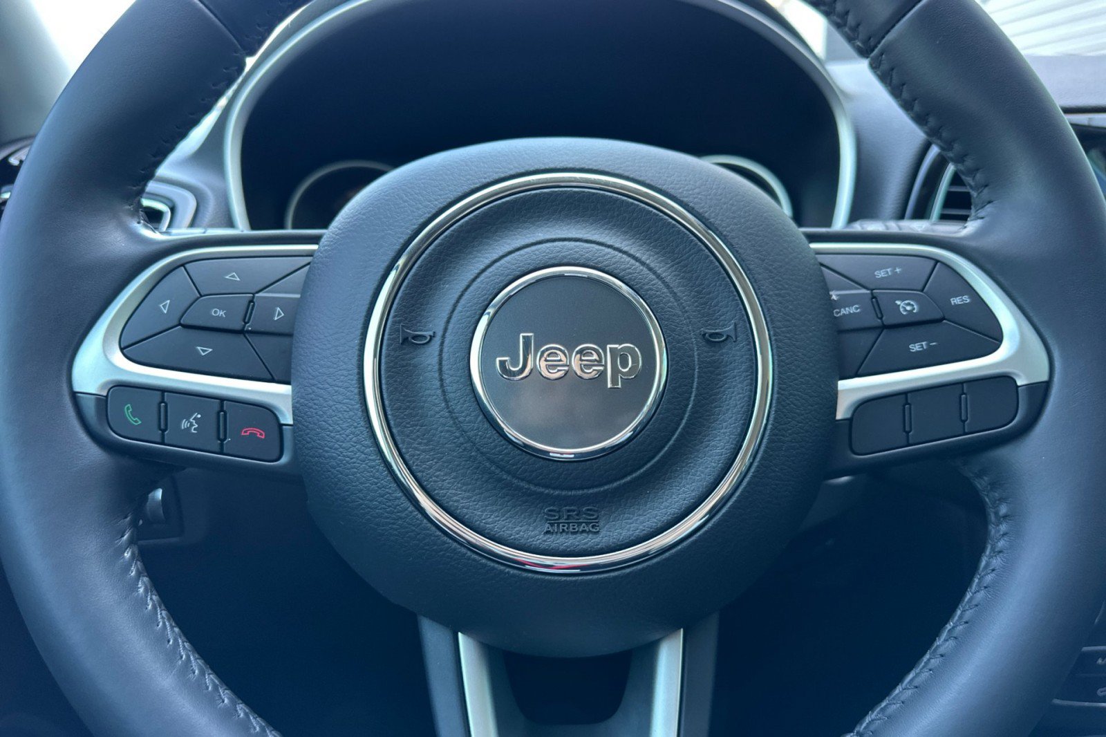 Used 2019 Jeep Compass Latitude FWD image 23