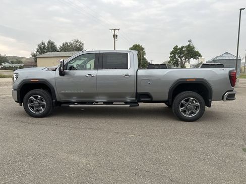 New 2025 GMC Sierra 3500 SLT image 4