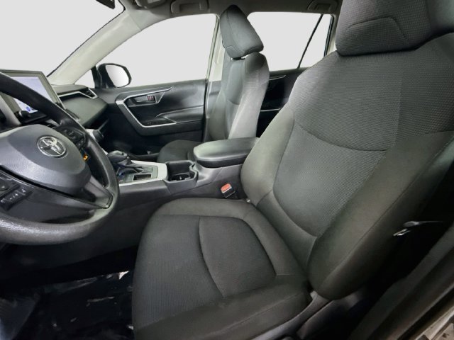 Used 2025 Toyota RAV4 LE FWD image 20