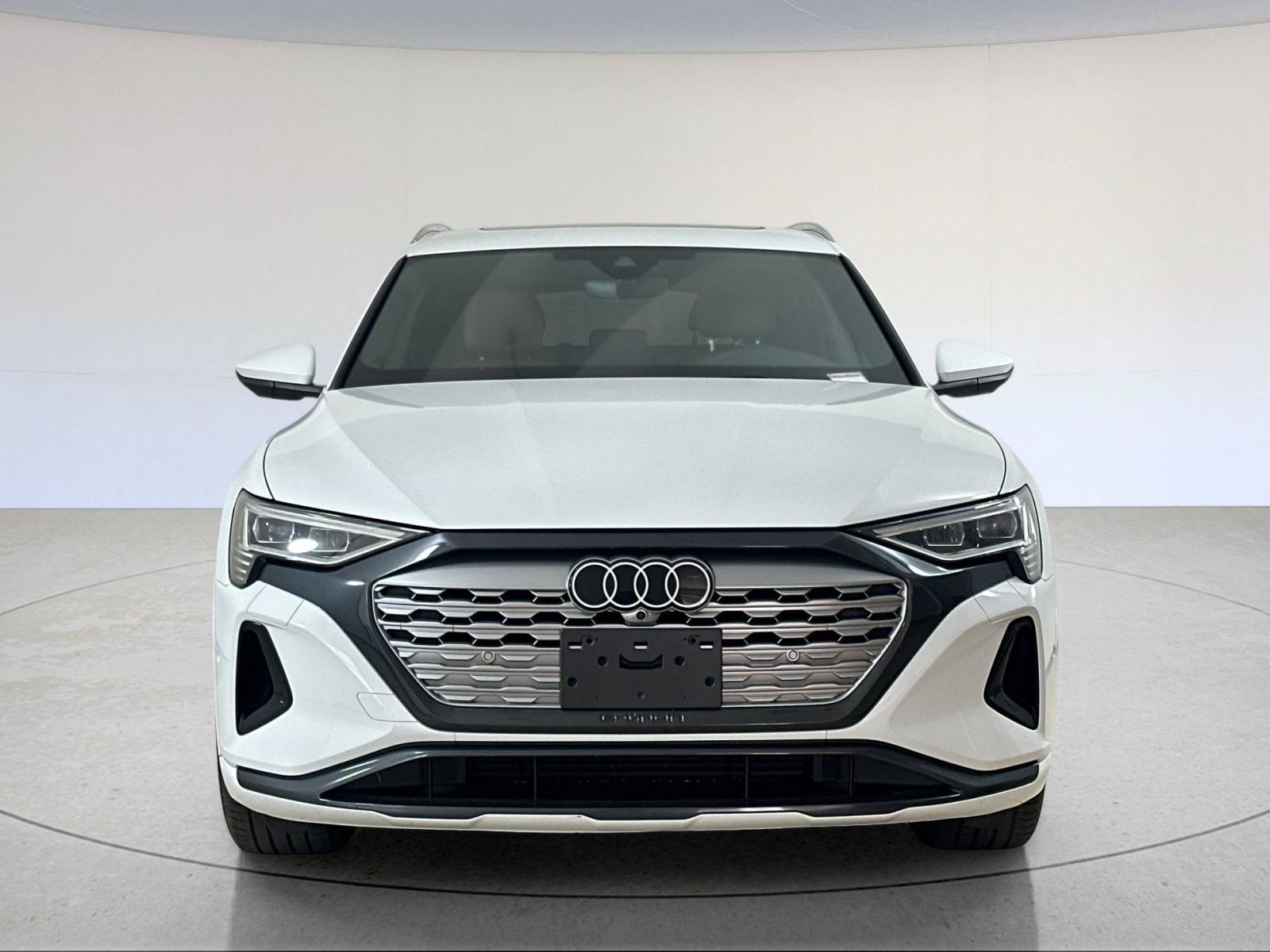 Used 2024 Audi Q8 e-tron Premium Plus AWD/4WD image 9