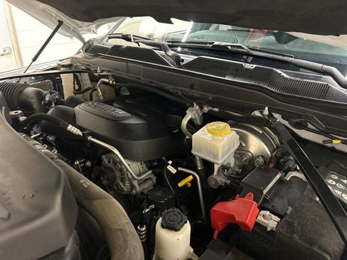 Used 2022 RAM 3500 Tradesman w/ Chrome Appearance Group image 12