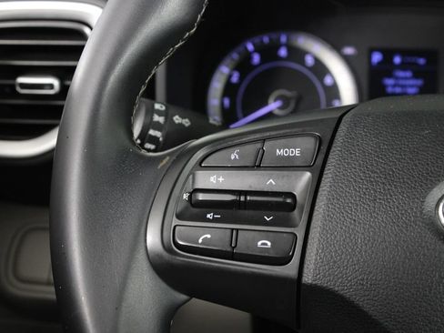 Certified 2022 Hyundai Venue SEL FWD image 26