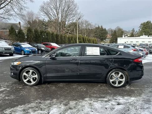 Used 2015 Ford Fusion SE w/ Equipment Group 201A image 2
