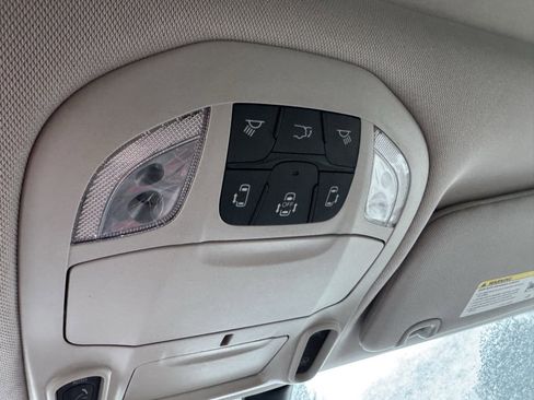 Used 2020 Chrysler Pacifica Limited image 18