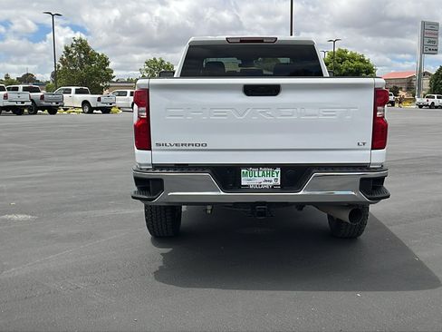 Used 2024 Chevrolet Silverado 2500 LT w/ Convenience Package AWD/4WD image 4