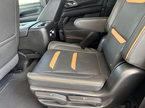 Used 2023 GMC Yukon AT4 w/ AT4 Premium Package AWD/4WD image 18