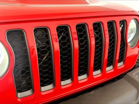Used 2022 Jeep Gladiator Rubicon w/ LED Lighting Group AWD/4WD image 23