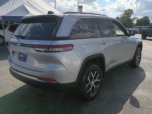 New 2025 Jeep Grand Cherokee Limited AWD/4WD image 6