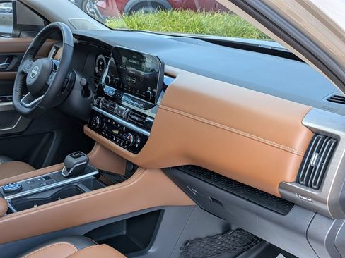 Certified 2024 Nissan Pathfinder Platinum w/ Cargo Package AWD/4WD image 33