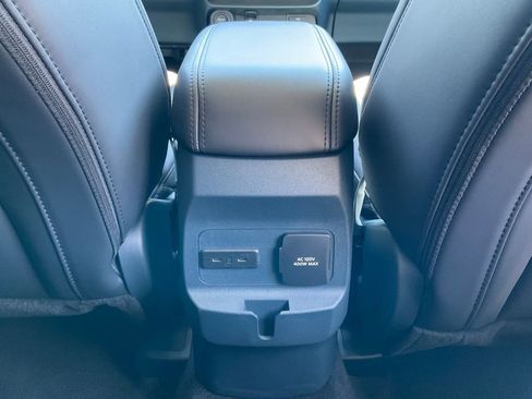 New 2025 Ford Maverick Lariat w/ Black Appearance Package image 31