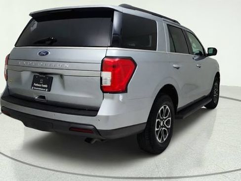 Used 2024 Ford Expedition XLT RWD image 5