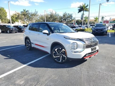 Used 2024 Mitsubishi Outlander SE image 28