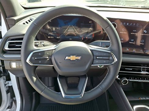New 2026 Chevrolet Traverse LT w/ Driver Confidence Package AWD/4WD image 13