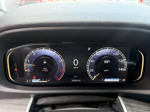 Used 2024 Jeep Wagoneer Series II w/ Flexible Seating Group image 23