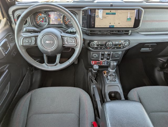 Used 2025 Jeep Wrangler Unlimited Rubicon AWD/4WD image 6