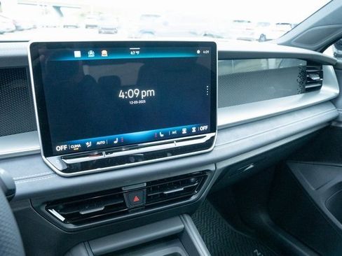 New 2026 Volkswagen Tiguan SE R-Line image 19