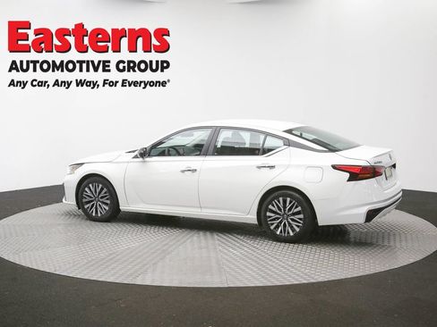 Used 2025 Nissan Altima 2.5 SV FWD image 63