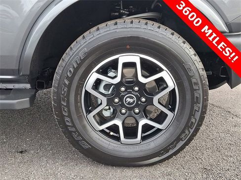 Used 2024 Ford Bronco Outer Banks image 9