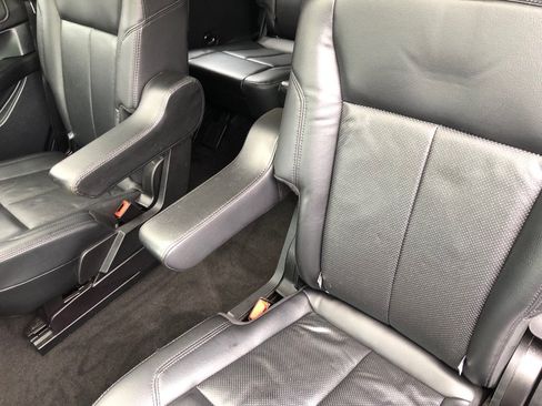 Used 2020 Ford Expedition XLT w/ Equipment Group 202A AWD/4WD image 22