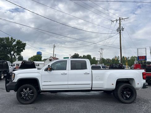 Used 2015 GMC Sierra 3500 SLT w/ Duramax Plus Package AWD/4WD image 10